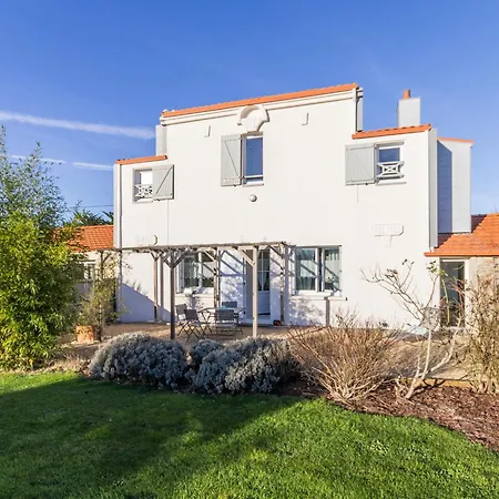 Ferienhaus Paisible Proche De La Avec Jardin, Wifi, Et Equipements Bebe - Fr-1-306-1037 *