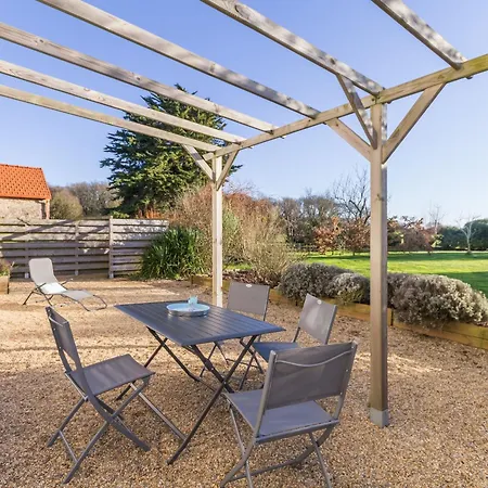 펜션 Paisible Proche De La Avec Jardin, Wifi, Et Equipements Bebe - Fr-1-306-1037 포르닉