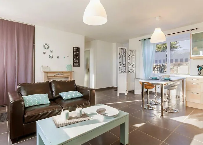 Paisible Proche De La Avec Jardin, Wifi, Et Equipements Bebe - Fr-1-306-1037 * Порник