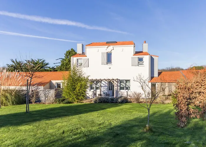 Paisible Proche De La Avec Jardin, Wifi, Et Equipements Bebe - Fr-1-306-1037 * Порник