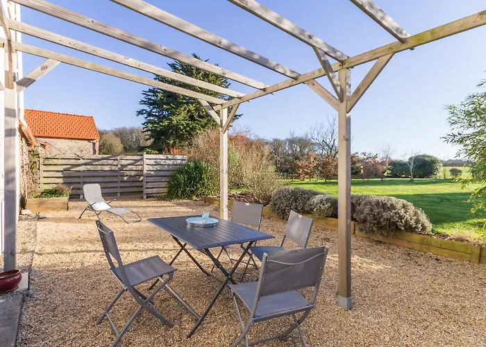 Дом отдыха Paisible Proche De La Avec Jardin, Wifi, Et Equipements Bebe - Fr-1-306-1037 Порник